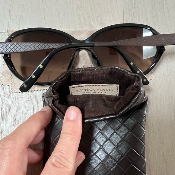 Brand new Bottega Veneta sunglasses - Picture 2 of 3